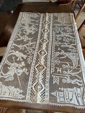 DENTELLE ANCIENNE  NAPPE MOTIFS AU FILET ET DENTELLE FUSEAUX - XIXème fait main