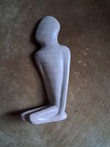Statuette sculptée pierre - statuette,