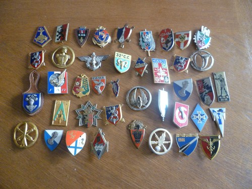 Vends lot insigne pucelle - lot,