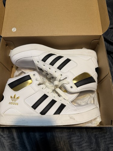 Worn once adidas hard court - once*,