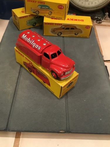 Dinky toy mobilgas tanker - toy,