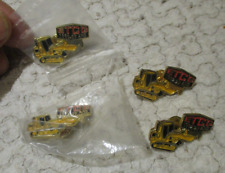 1 Ancien Pin's au Bulldozer ETCG Cortambert Mâcon Travaux Publics