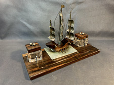 Ancien plumier de bureau en bois avec 2 encriers en verre déco bateau année 1950