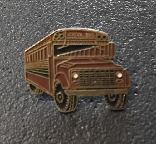 Pin transport car - pin’s,