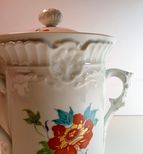 Grand pot couvert - , porcelaine
