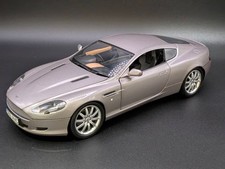 Minichamps 1/18 Aston Martin