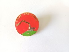 pin's grue VR3 La cat T.P.R. Travaux publics Lomme