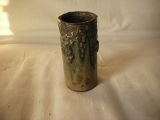 Petit vase en terre et métal