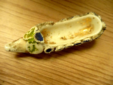 Ancienne petite chaussure en porcelaine Objet de vitrine