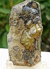 RARE, cristaux de Grenat Demantoide vert / matrice. 39,40g. Andratite. Pakistan 