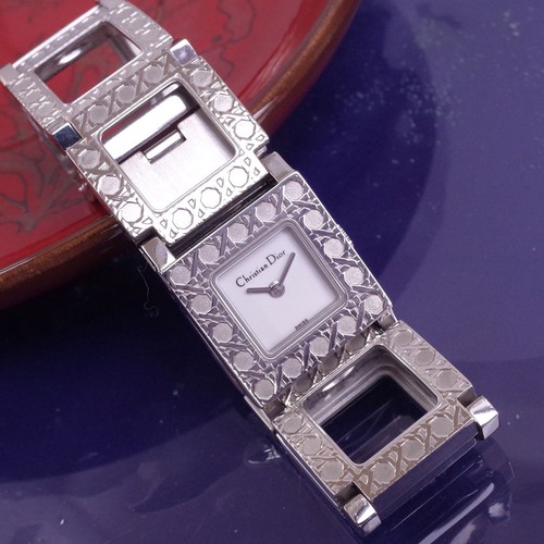 Montre bracelet carrée - montre-bracelet,