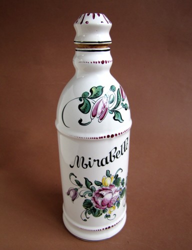 Bouteille eau vie mirabelle - bouteille,