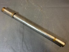 Ancienne pompe à vélo en aluminium chromé avec long embout fonctionnelle
