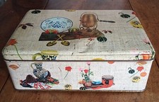 Ancienne grande boîte tôle