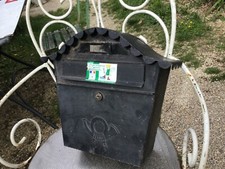Boite aux lettres ancienne en métal peint en noir pas de clé décoration vintag