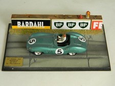 Microworld BE01 DIORAMA LE MANS 1959 WINNER ASTON MARTIN DBR 1:43 Modellino