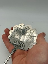 Pelle À Fraise & Art Nouveau