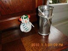 Vase en étain signé Jean Goardère