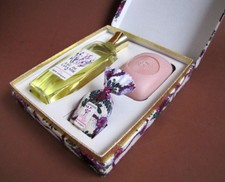  Pointez sur l'image pour zoomer Ancien-Coffret-Flacon-Eau-de-Lavande-Savon-Mont