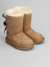 Ugg Junior - Bottine Fille À Talon Bas Bailey Bow II En Daim Cuir Naturel