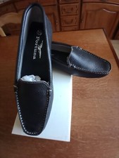 mocassins femme  cuir noir , pointure 39 , porté 1 fois , excellent état .