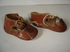 Anciennes chaussures signées - anciennes,