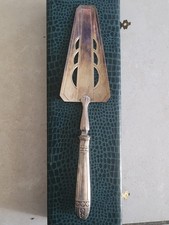 Ancienne Petite Pelle À Tarte Ou Gateau En Métal Argenté Grand Prix De Monaco 