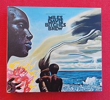 ♫ - MILES DAVIS - BITCHES