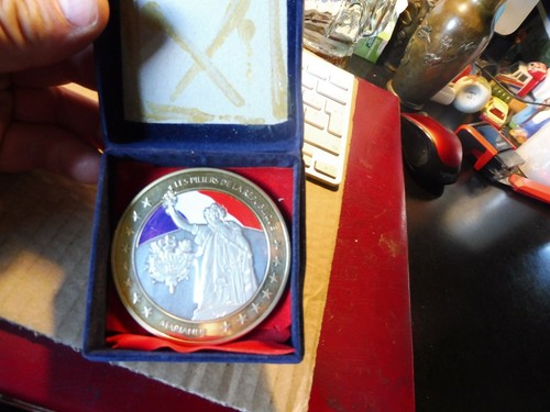 Médaille les piliers - les,
