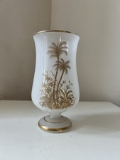 Vase en Opaline blanc et or