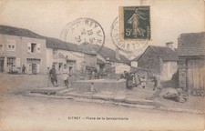 CPA 70 VITREY / PLACE DE LA GENDARMERIE