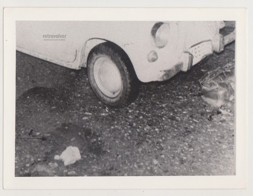 Petite voiture endommagée