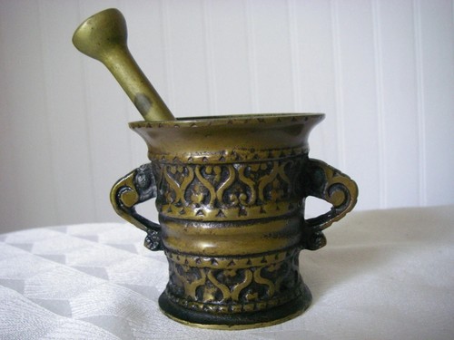 Ancien mortier pilon - mortier,