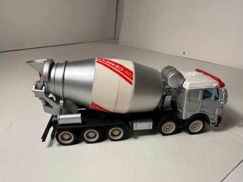 Camion toupie béton - , plastique