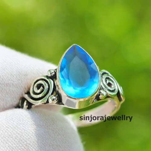 Bague cadeau fait - , main