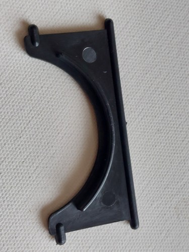 Plaquette garde boue moteur - de,