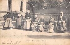 CPA 36 ISSOUDUN / DANS LA COUR DES HOSPICES