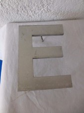 Ancienne lettre metal - lettre, e