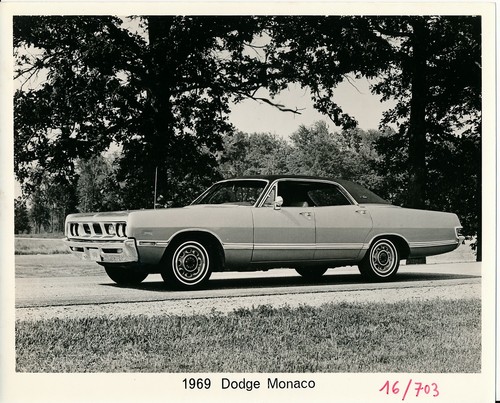 Automobile usa dodge monaco - dodge,