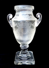 VASE MÉDICIS EN VERRE GRAVÉ