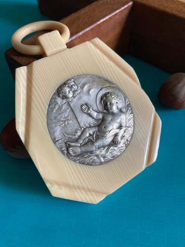 Ancienne fine médaille - fine, de