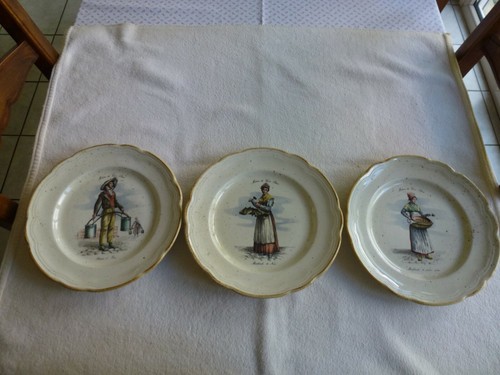 Trois assiettes plates primu - trois,