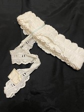 galon passe ruban Broderie