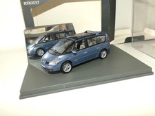 RENAULT ESPACE IV Bleu UNIVERSAL HOBBIES 1:43