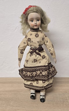 Poupée d'artiste poupée en