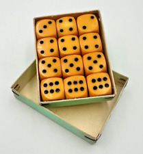 Boite de 12 anciens dés