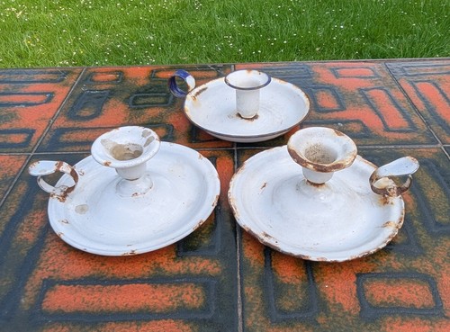 Trois anciens bougeoirs - trois,