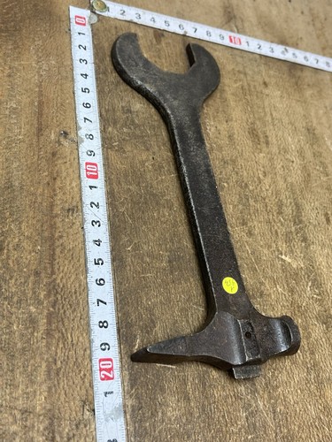 Clef outil pour - outil, mg