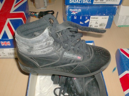 Vintage reebok shoes - shoes, women