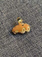 Pin’s Disney Oncle Picsou en voiture